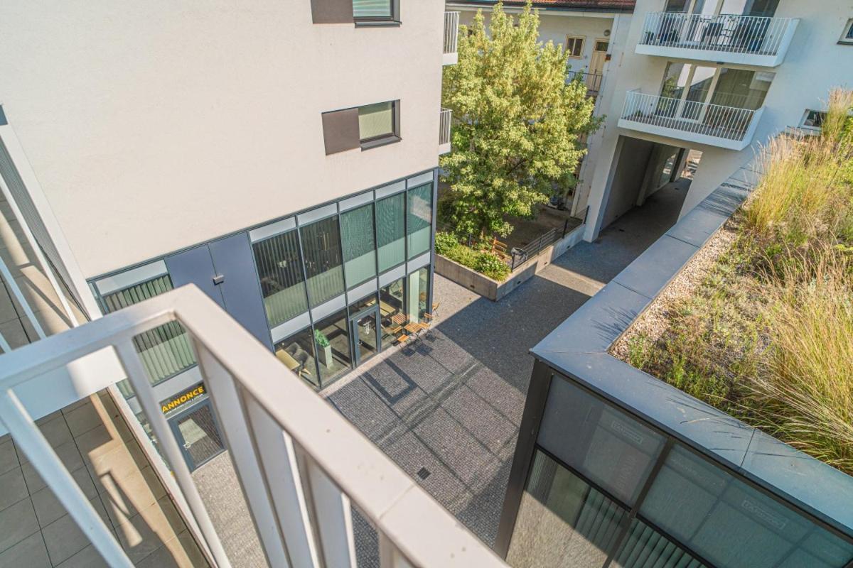 Apartment Karel With Garage Parking Прага Экстерьер фото